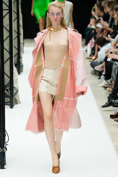 Look 24